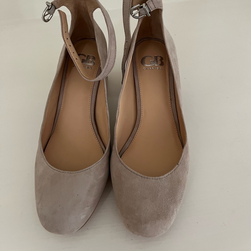 Taupe Gianni Bini Heels